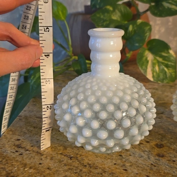 Vintage fenton milk glass hobnail vase - Picture 8 of 10